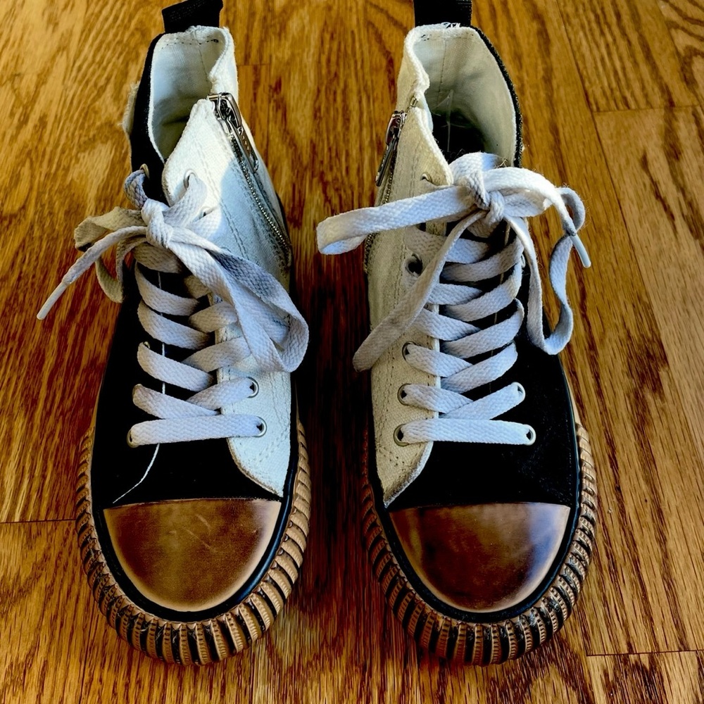 Nununu Deconstructed Hightops Black / White Sneakers New in Box